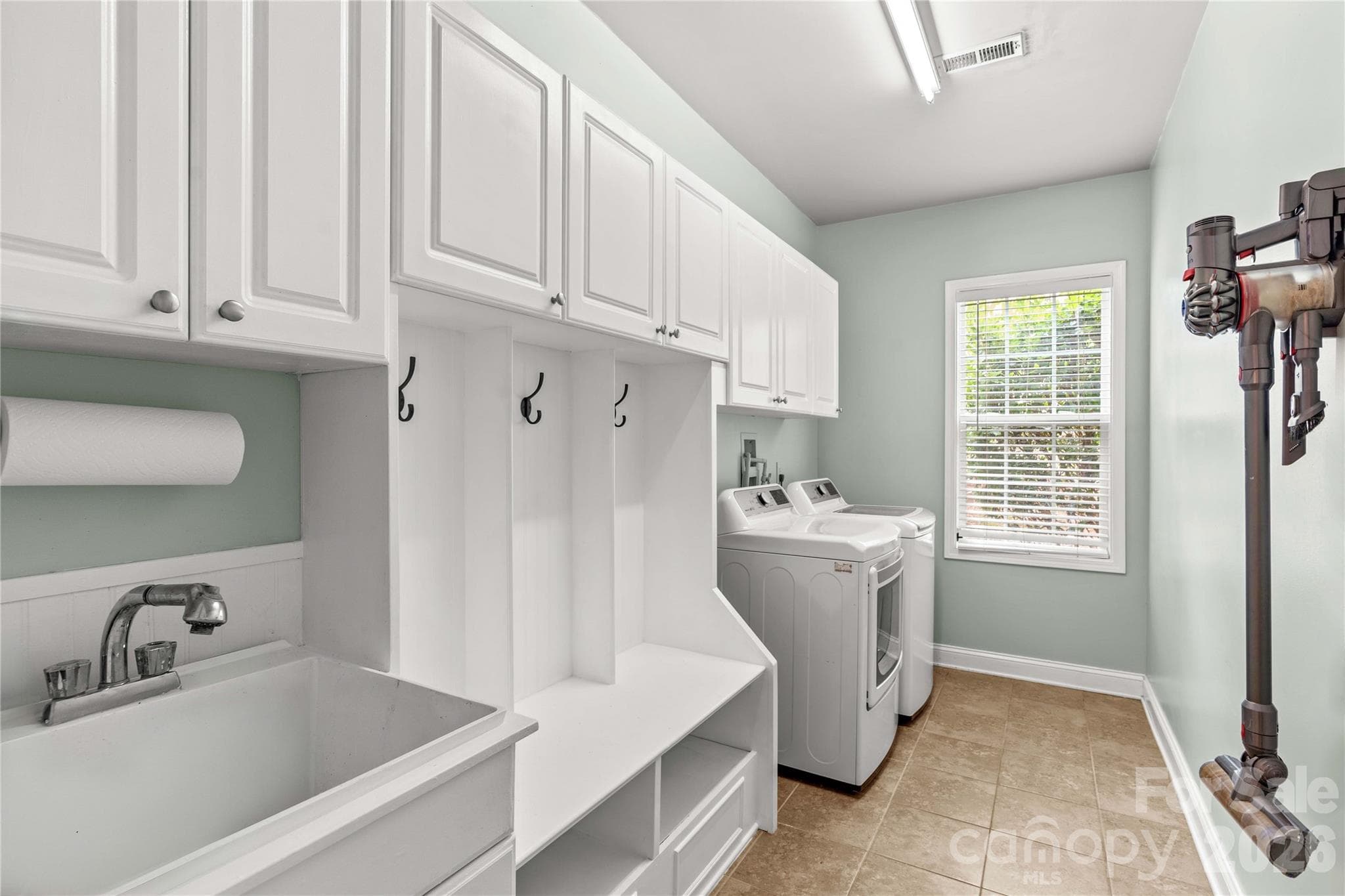 Single Family Residence at 119 Middleton Place, Mooresville, photo 16 of 45