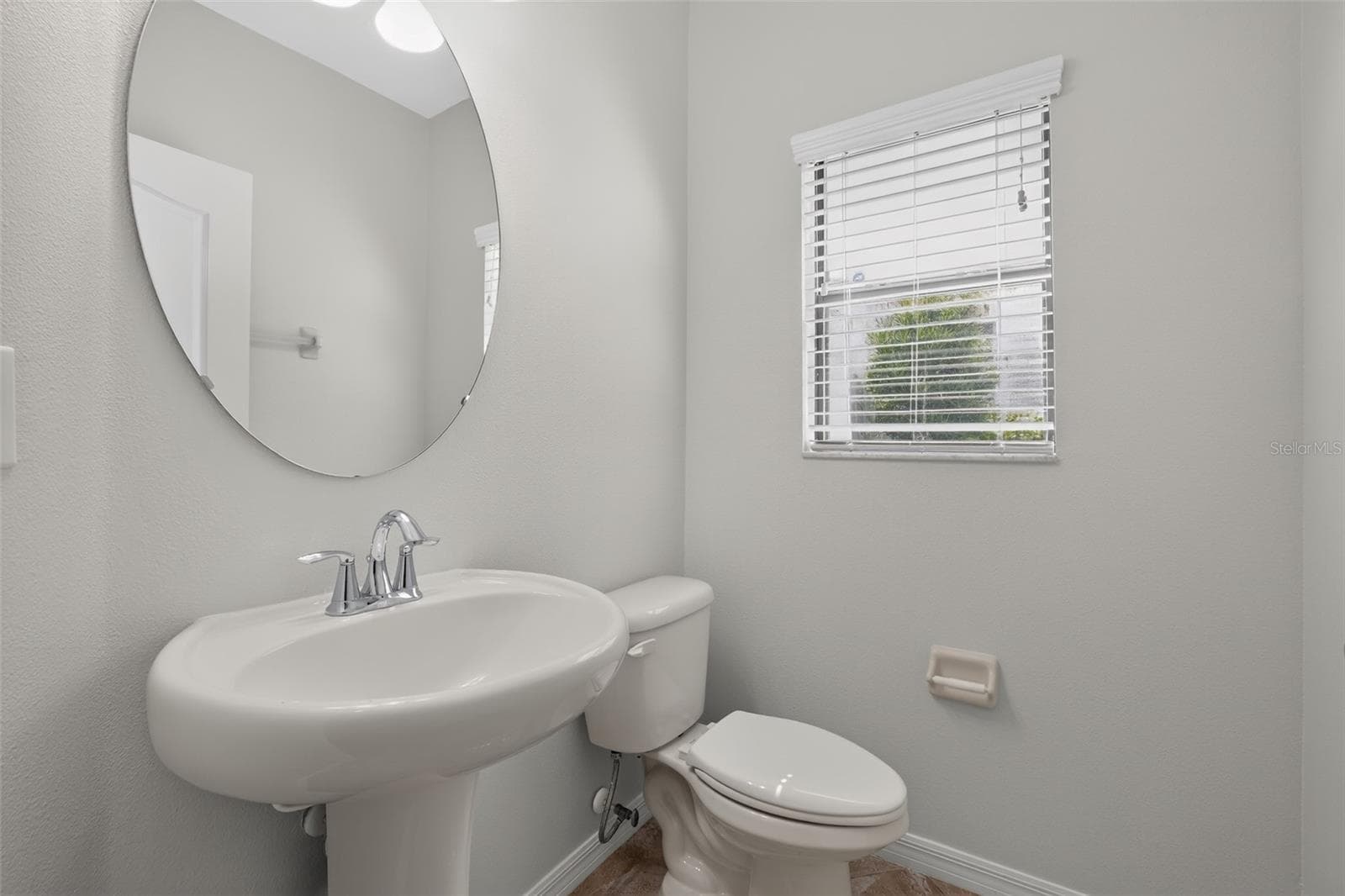 Single Family Residence at 10105 NEWMINSTER LOOP, RUSKIN, photo 8 of 15