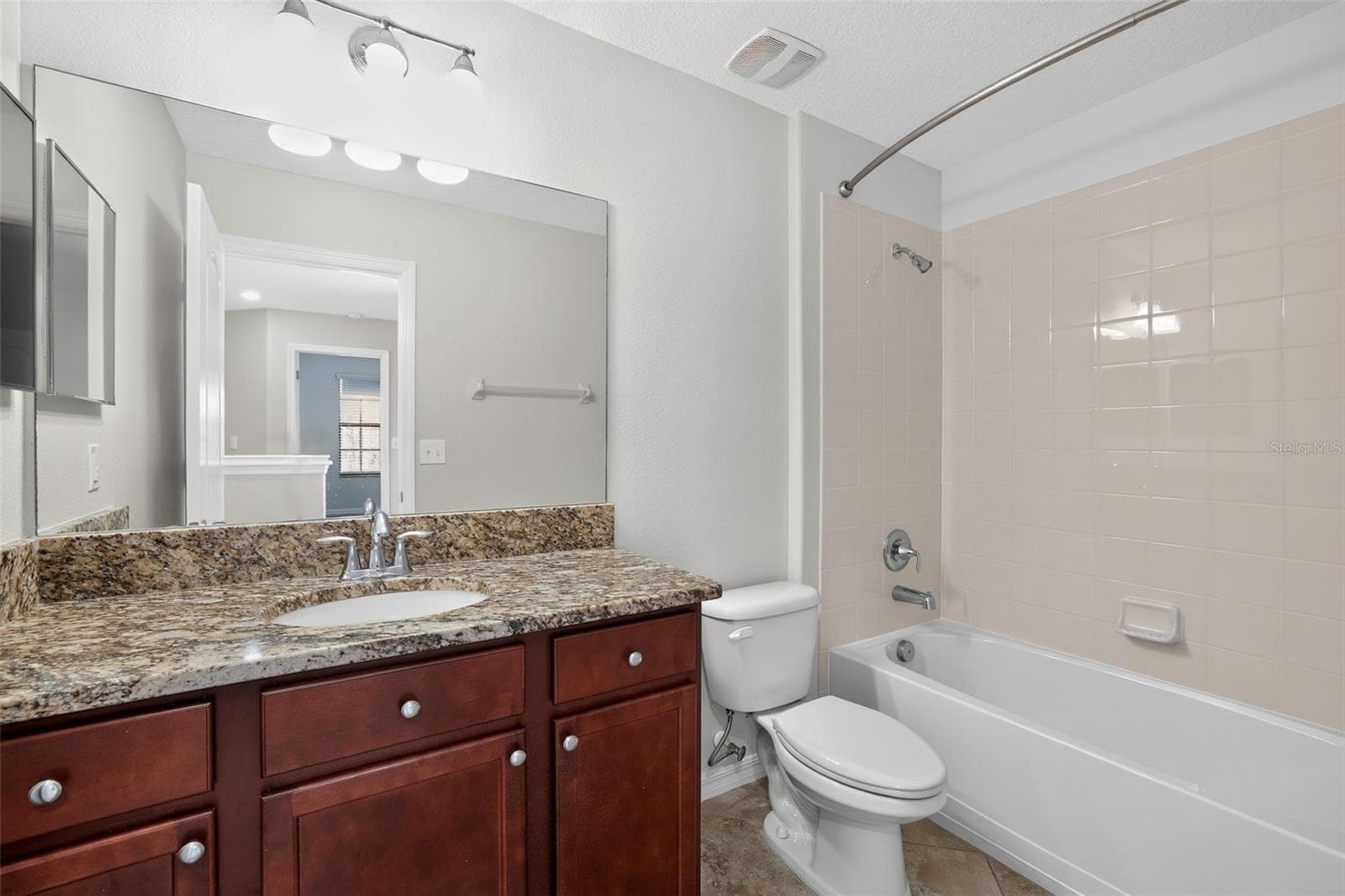 Single Family Residence at 10105 NEWMINSTER LOOP, RUSKIN, photo 9 of 15