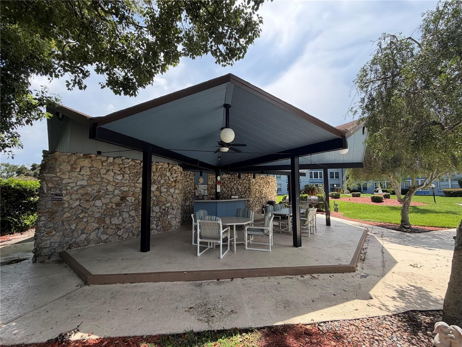 community gazebo - 333 LAKE HOWARD DR NW #211B, WINTER HAVEN