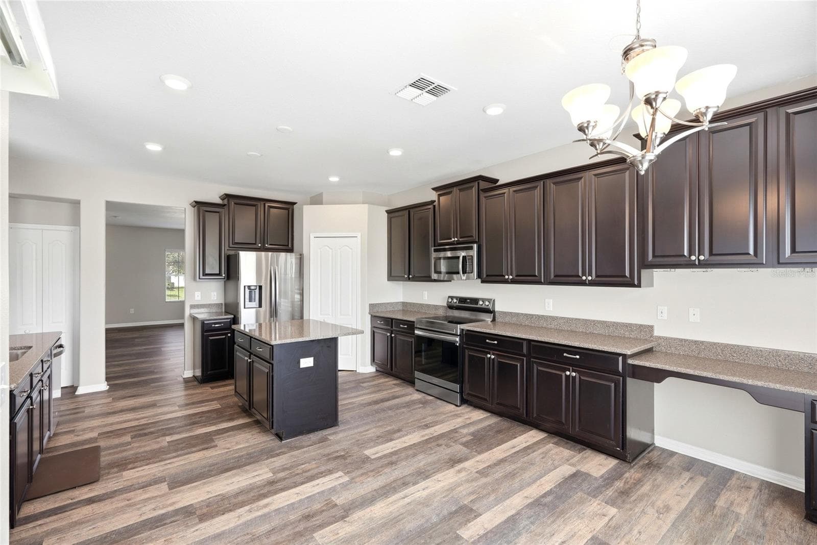 Single Family Residence at 909 MEADOW GLADE DR, RUSKIN, photo 9 of 66