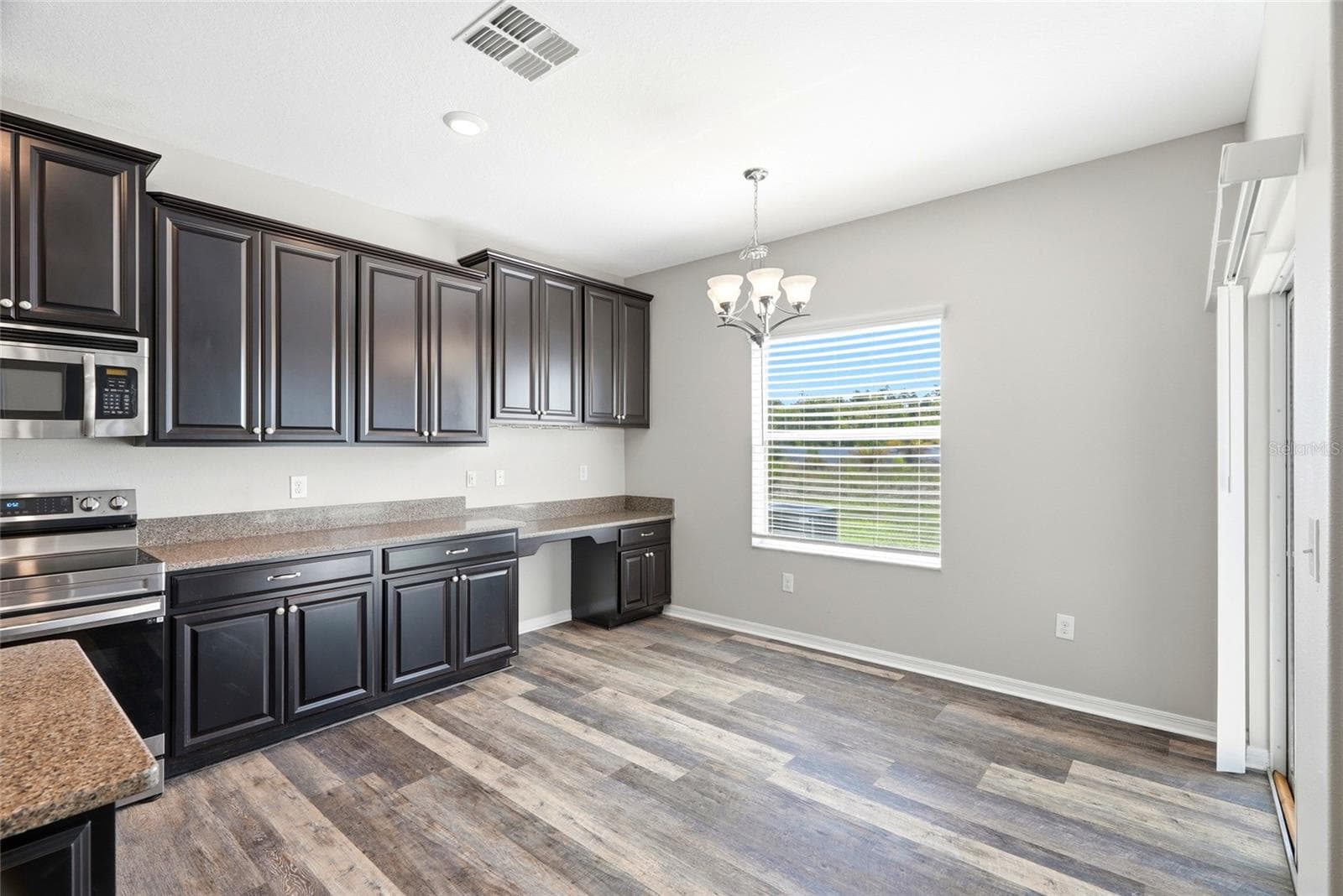 Single Family Residence at 909 MEADOW GLADE DR, RUSKIN, photo 10 of 66