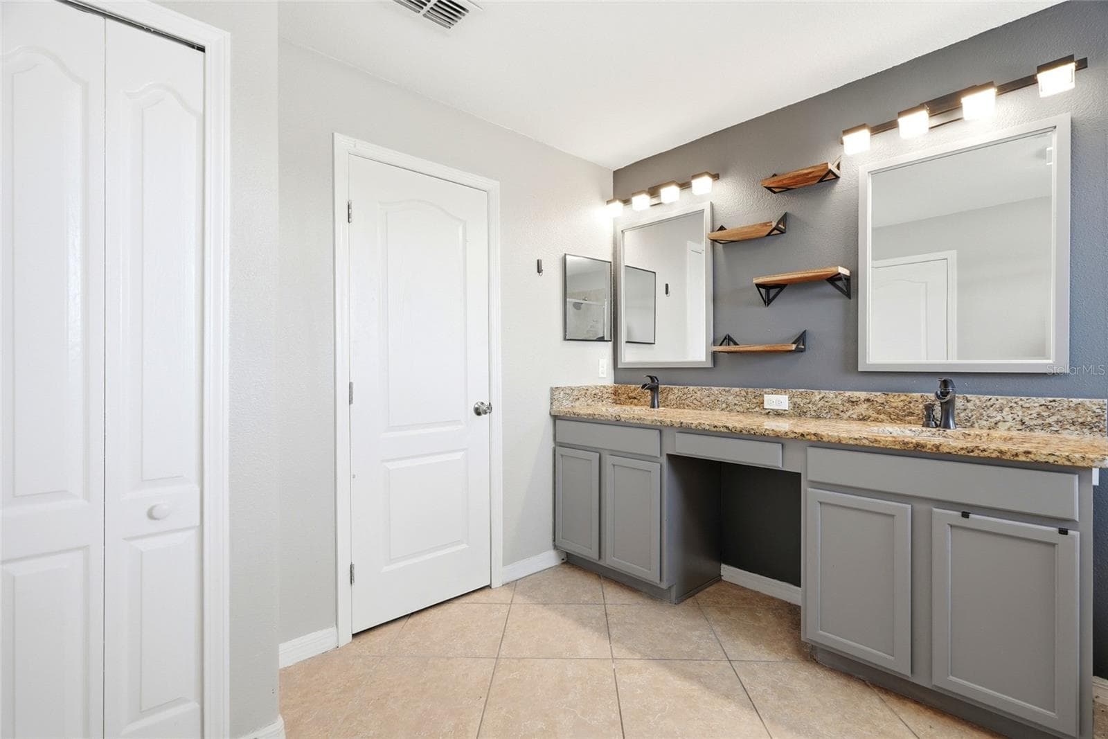 Single Family Residence at 909 MEADOW GLADE DR, RUSKIN, photo 26 of 66