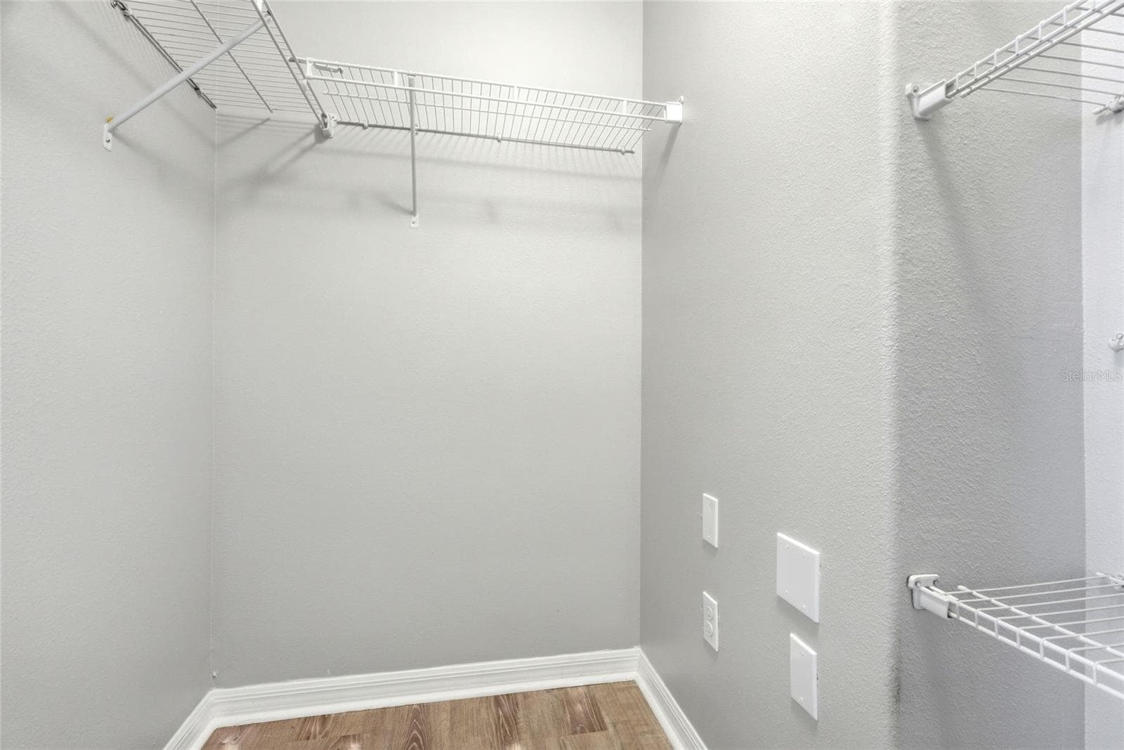 Single Family Residence at 909 MEADOW GLADE DR, RUSKIN, photo 28 of 66