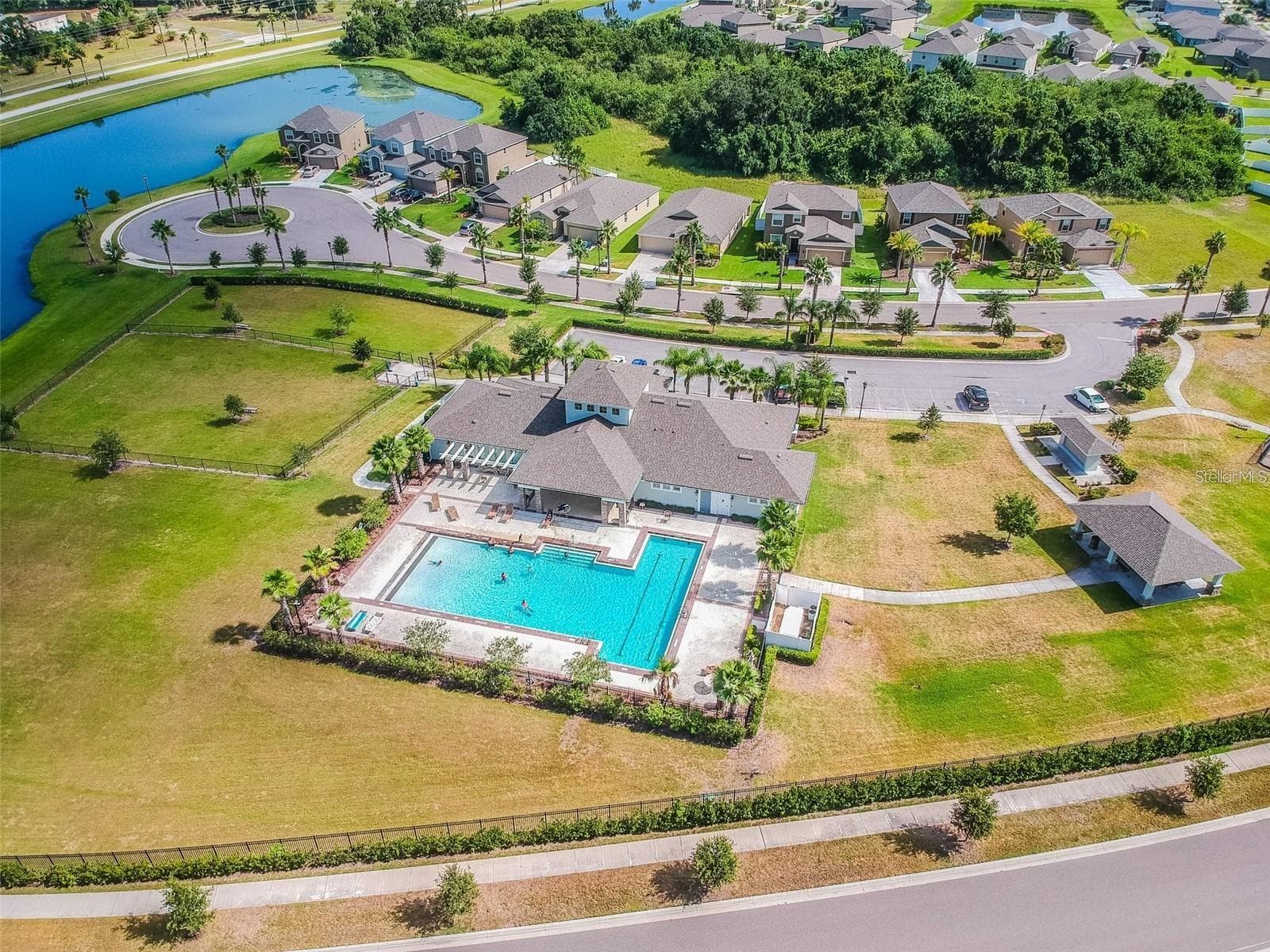 Single Family Residence at 909 MEADOW GLADE DR, RUSKIN, photo 60 of 66