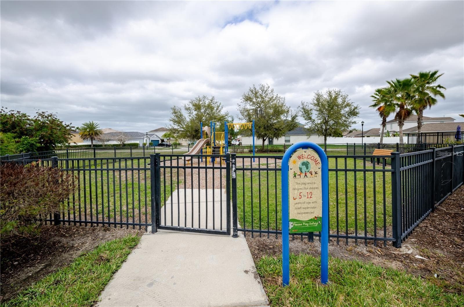 Single Family Residence at 909 MEADOW GLADE DR, RUSKIN, photo 63 of 66