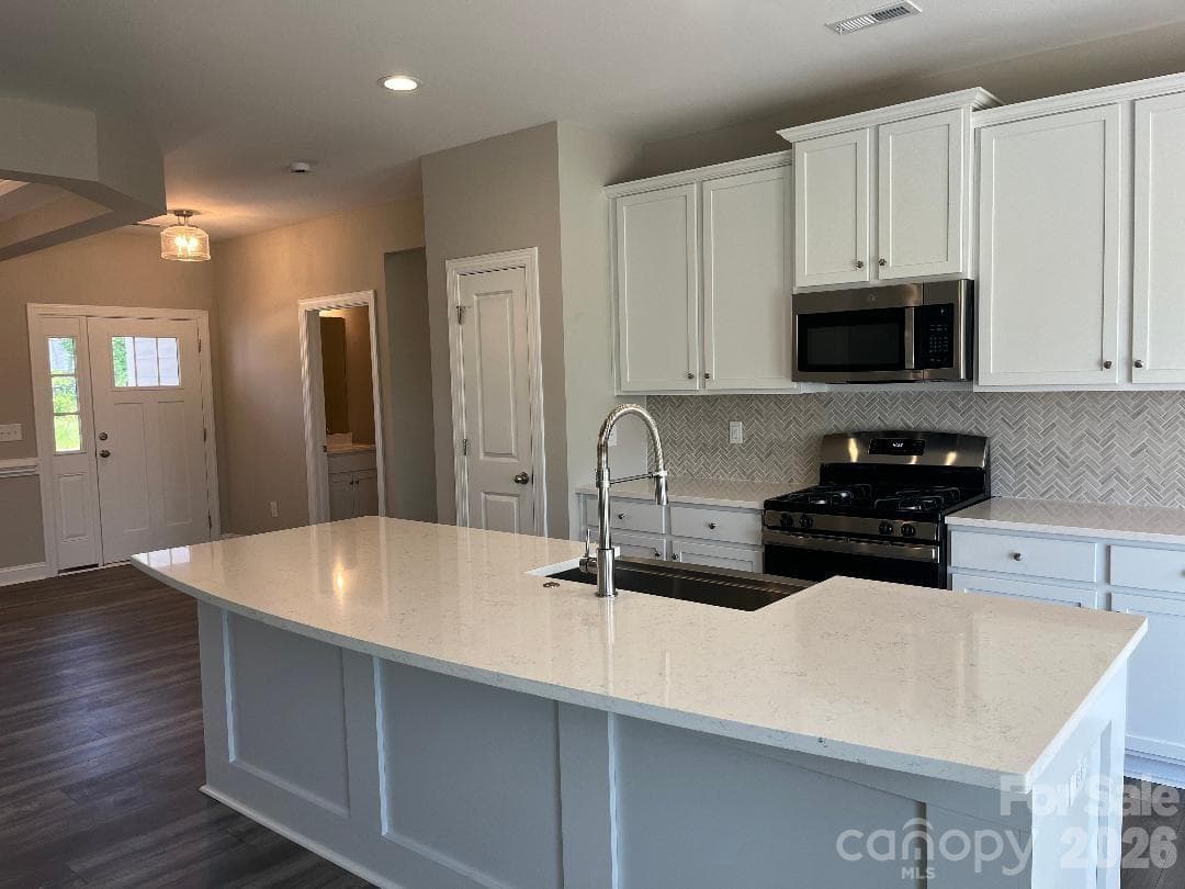 Gourmet Kitchen - 262 Corrie Ann Drive, Concord