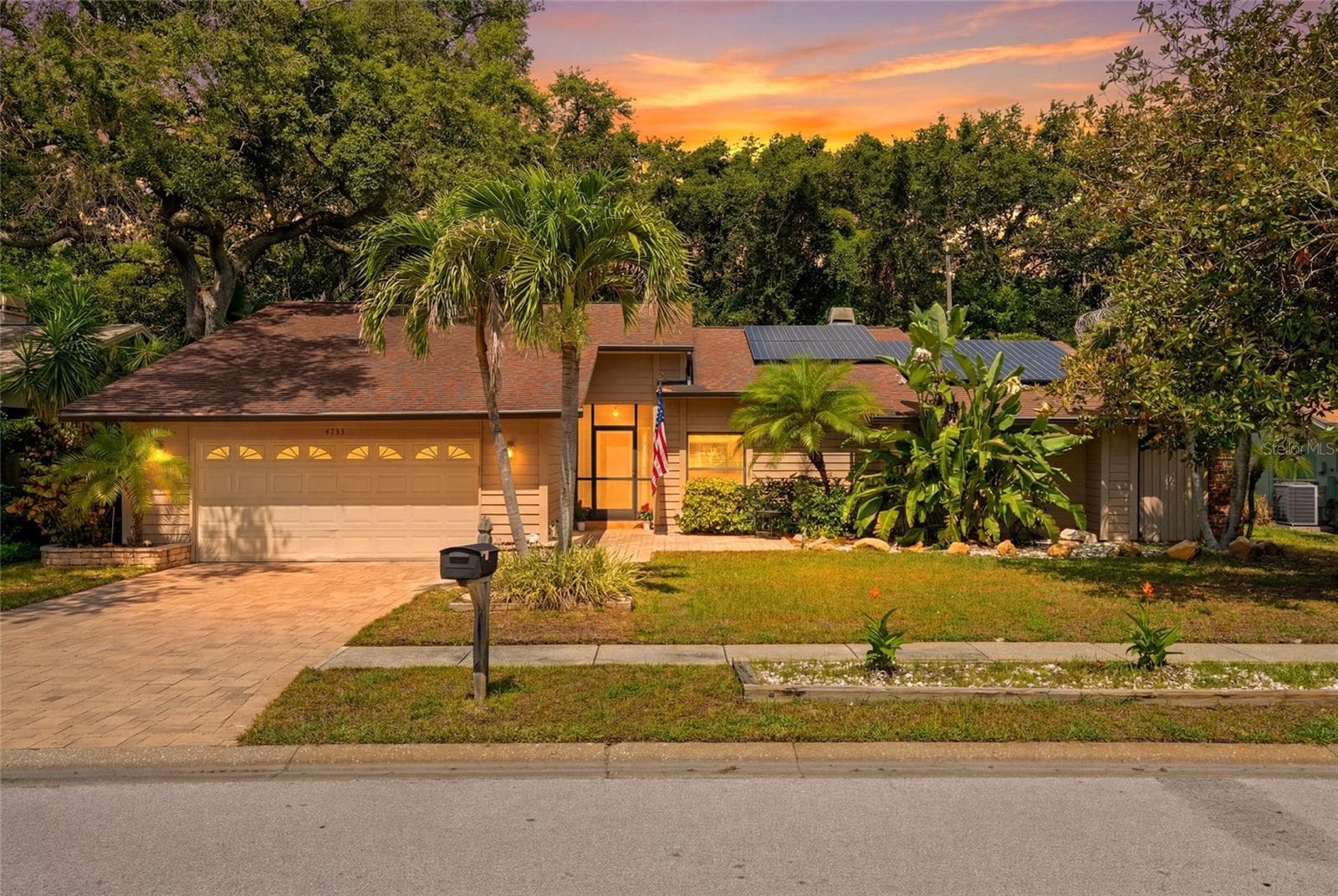 Front Exterior - 4733 LAKE VALENCIA BLVD W, PALM HARBOR