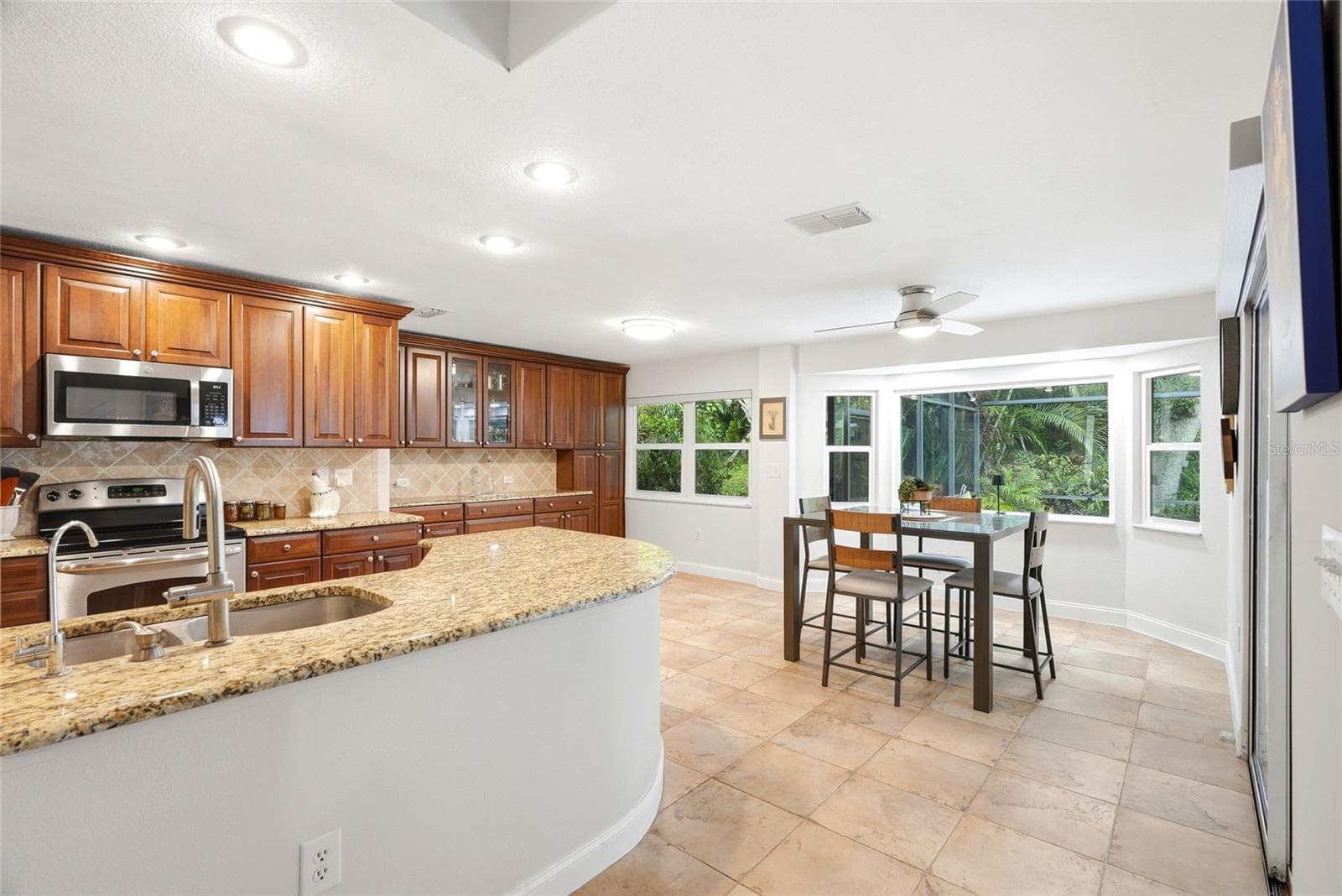 Kitchen/Dining Room - 4733 LAKE VALENCIA BLVD W, PALM HARBOR