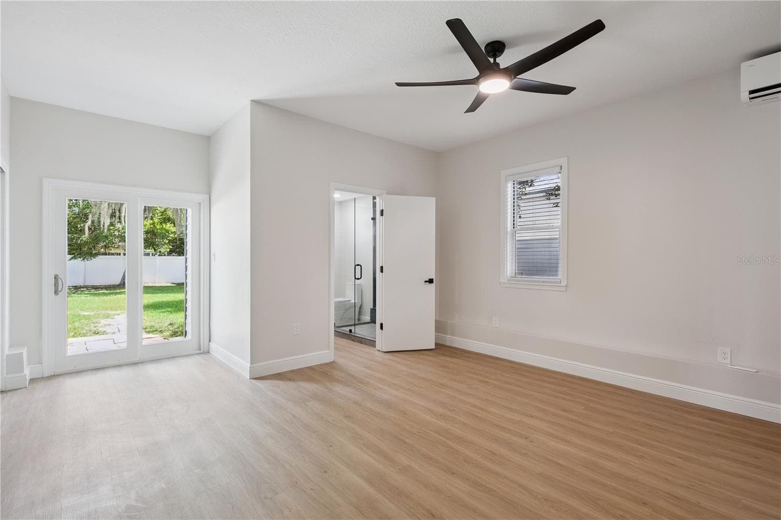 Duplex at 201 E MURIEL ST, ORLANDO, photo 8 of 28