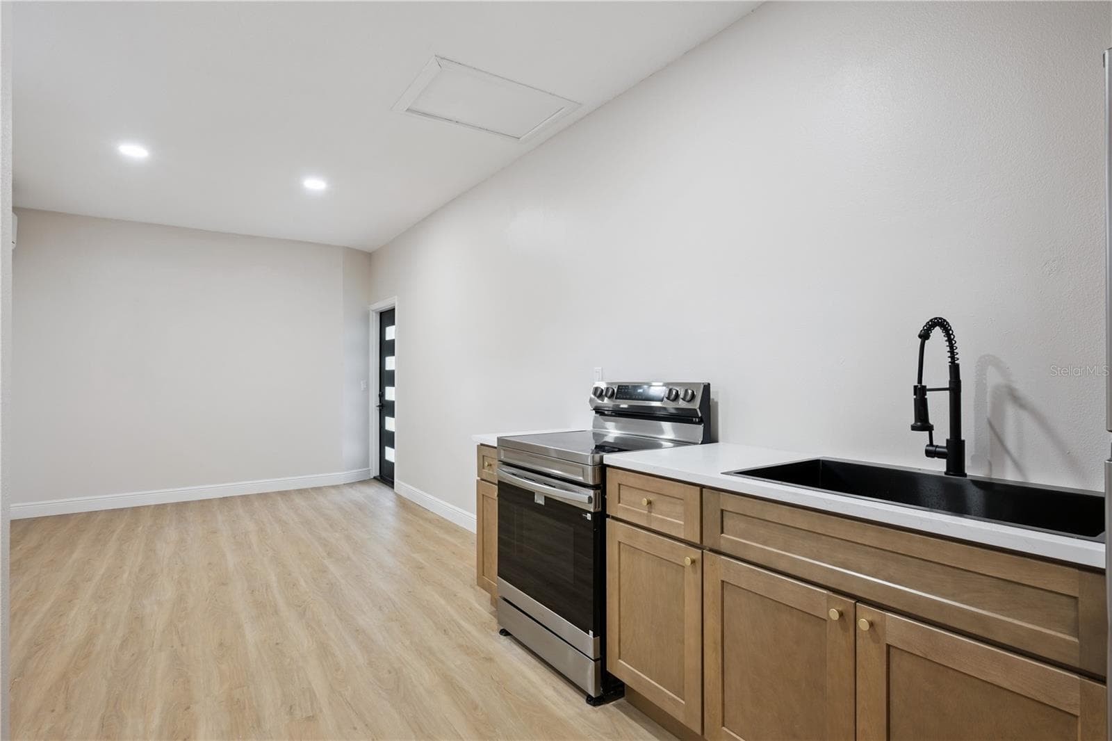 Duplex at 201 E MURIEL ST, ORLANDO, photo 19 of 28