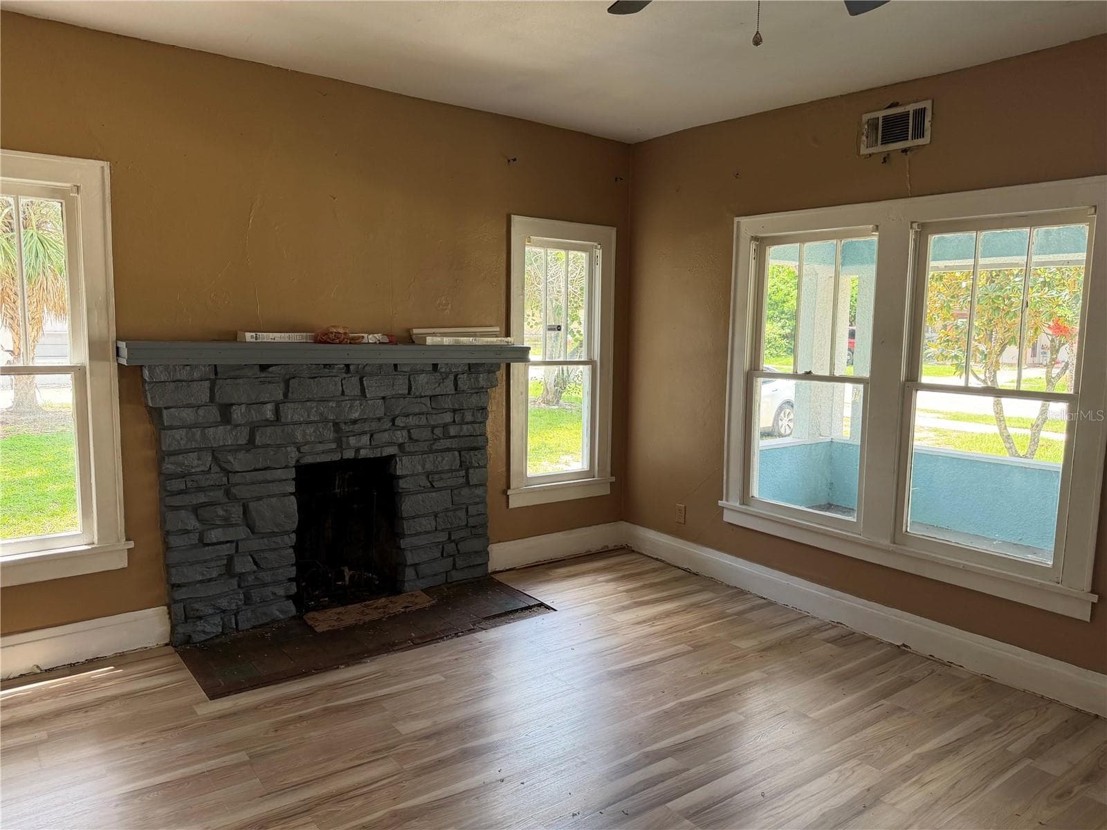 Single Family Residence at 444 AVENUE B NE, WINTER HAVEN, photo 3 of 15