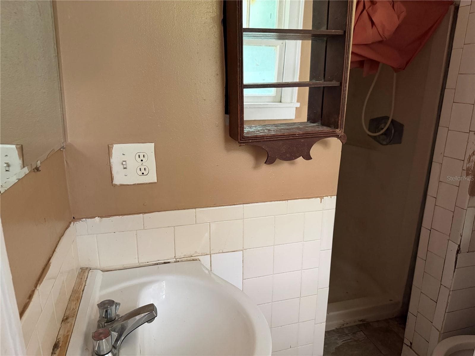Single Family Residence at 444 AVENUE B NE, WINTER HAVEN, photo 5 of 15