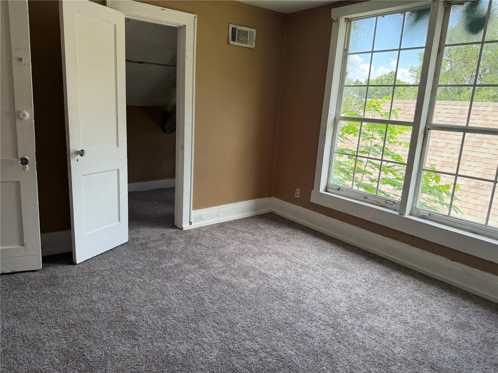 Single Family Residence at 444 AVENUE B NE, WINTER HAVEN, photo 11 of 15