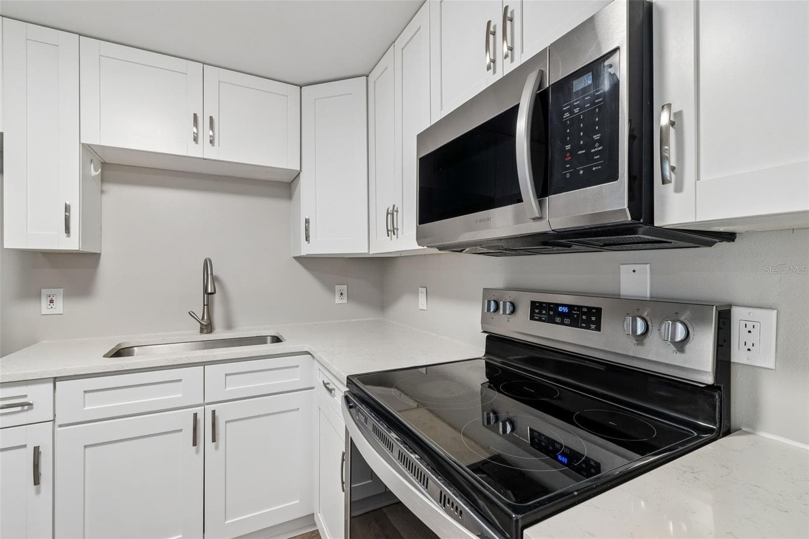 Single Family Residence at 1124 JADEWOOD AVE, CLEARWATER, photo 16 of 45