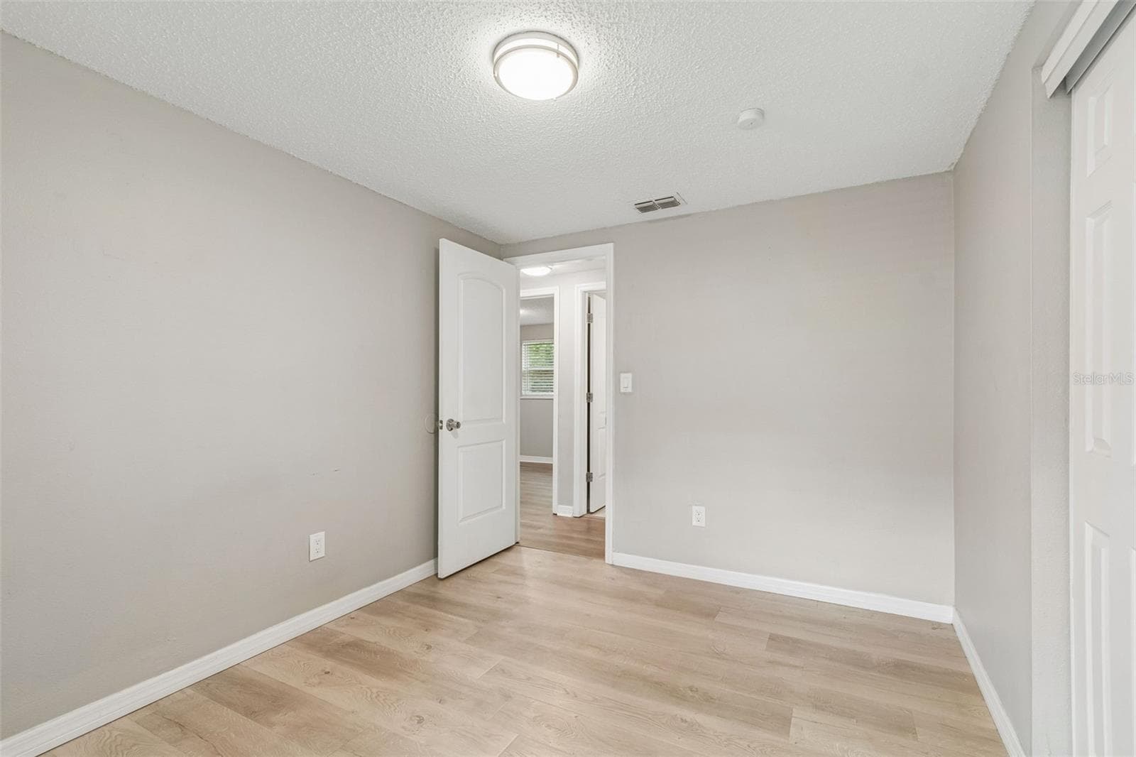 Single Family Residence at 1124 JADEWOOD AVE, CLEARWATER, photo 21 of 45