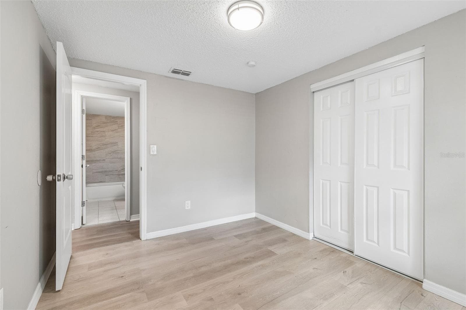 Single Family Residence at 1124 JADEWOOD AVE, CLEARWATER, photo 22 of 45