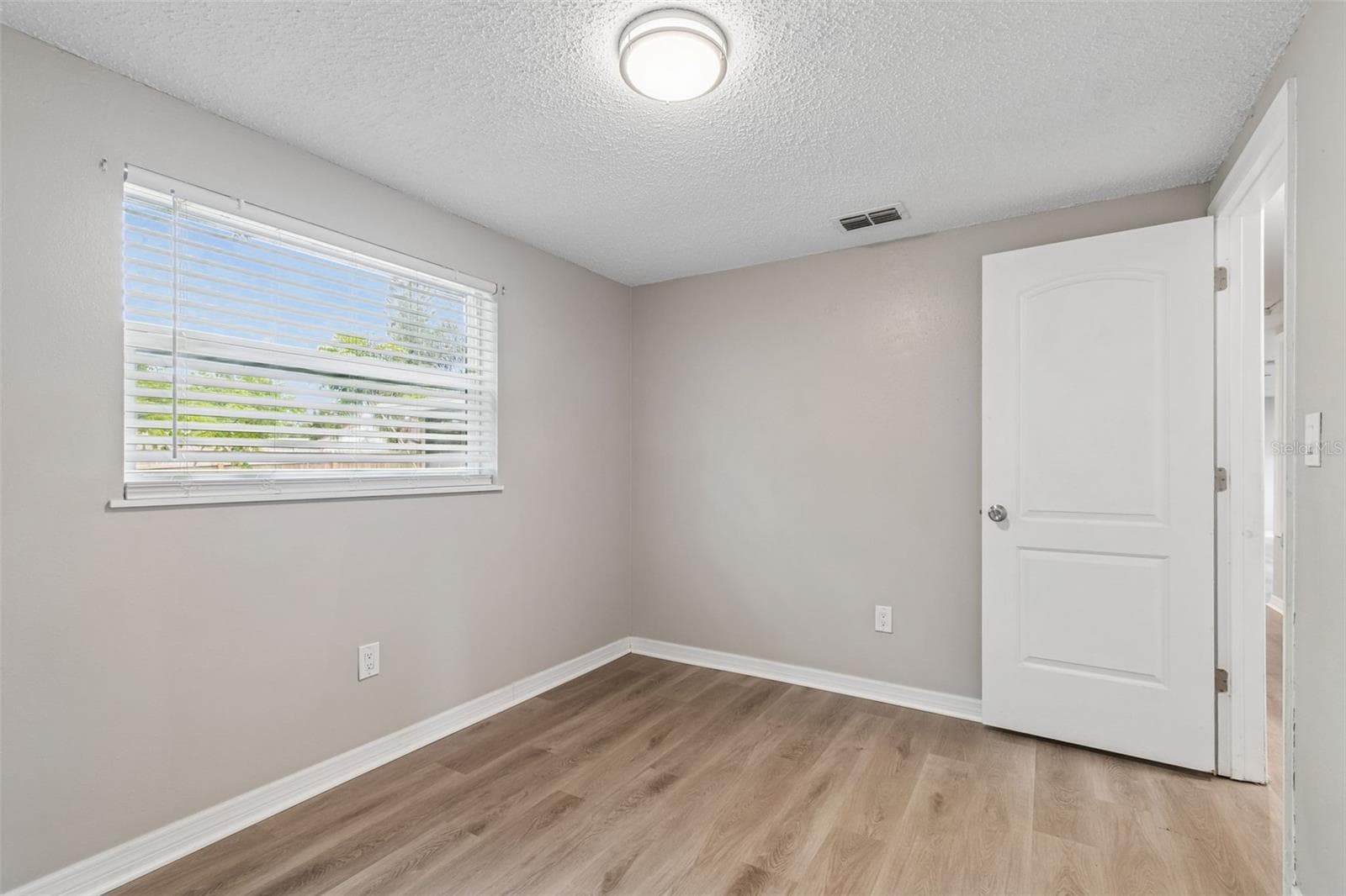 Single Family Residence at 1124 JADEWOOD AVE, CLEARWATER, photo 33 of 45