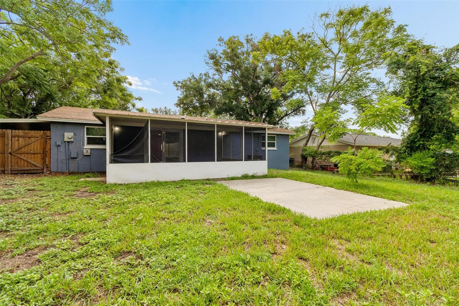 Single Family Residence at 1124 JADEWOOD AVE, CLEARWATER, photo 40 of 45