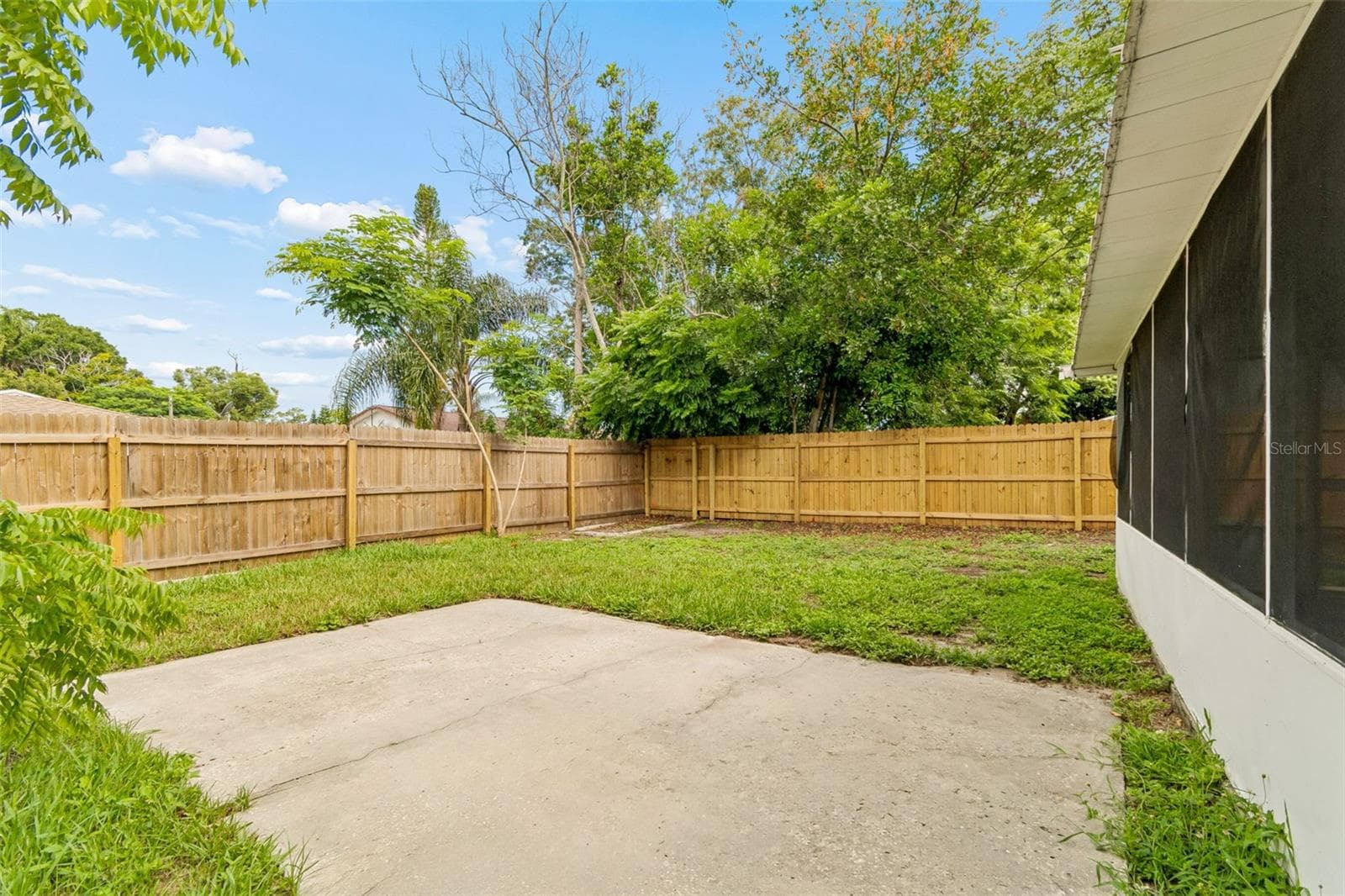 Single Family Residence at 1124 JADEWOOD AVE, CLEARWATER, photo 42 of 45