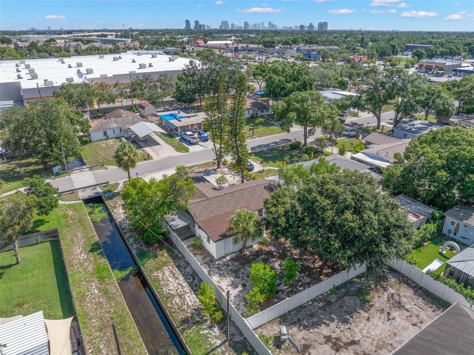 Single Family Residence at 3816 W PAXTON AVE, TAMPA, photo 38 of 45