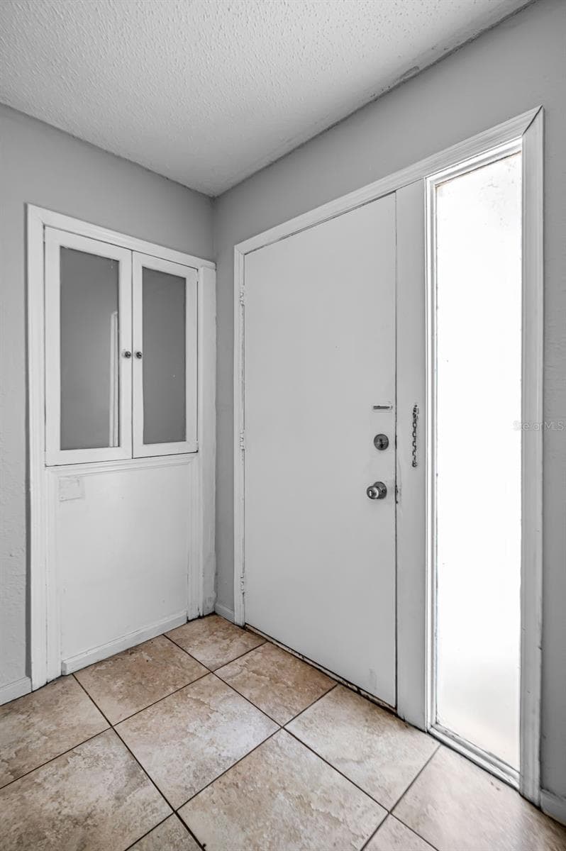 Entry from front door - 1960 UNION ST #5, CLEARWATER