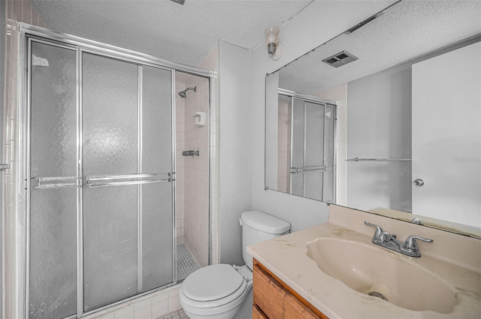 primary bedroom en-suite/ bathroom with walk in shower - 1960 UNION ST #5, CLEARWATER