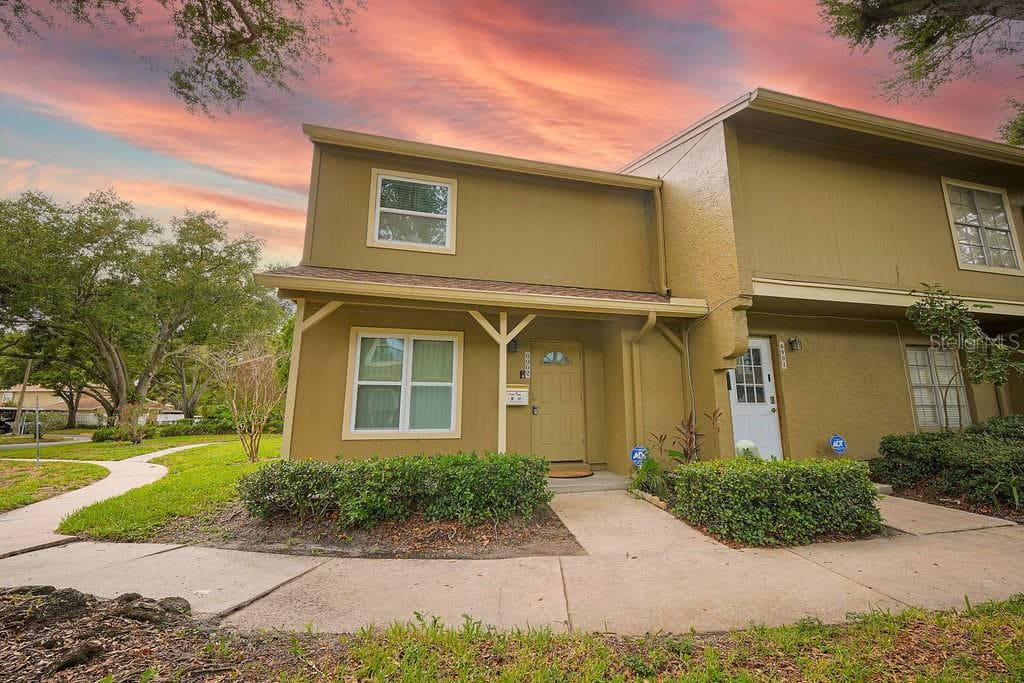 6902 SOLEDAD CT