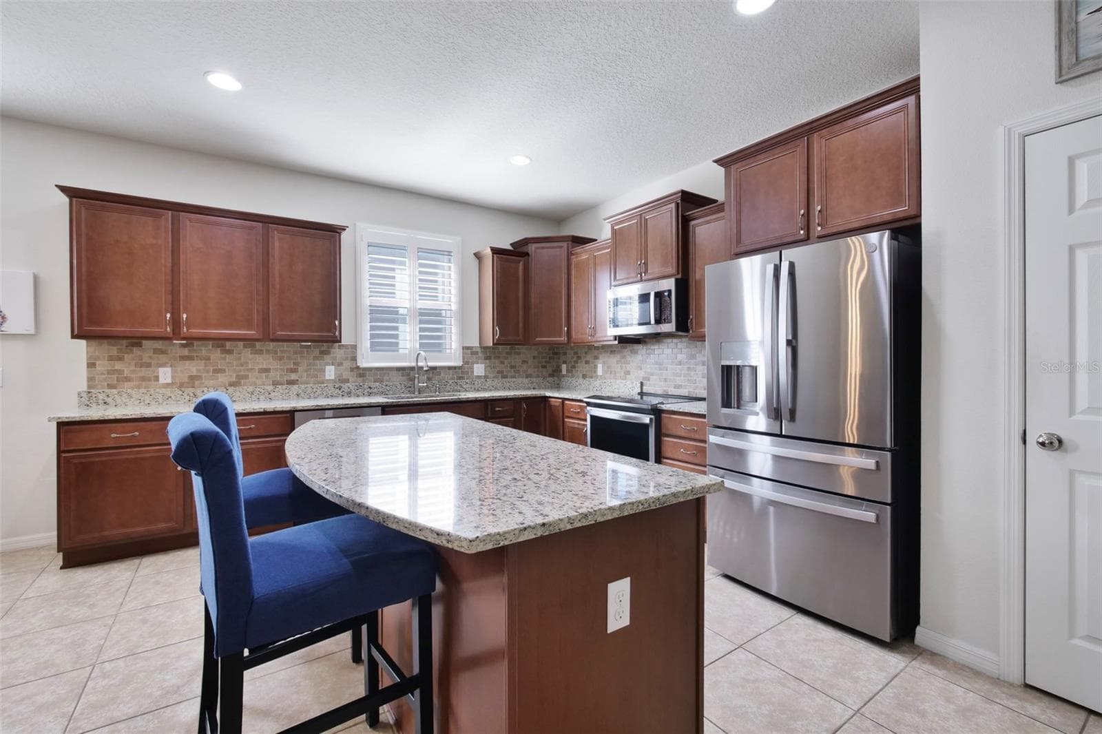 Single Family Residence at 21315 SORRAIA CV, MOUNT DORA, photo 12 of 33