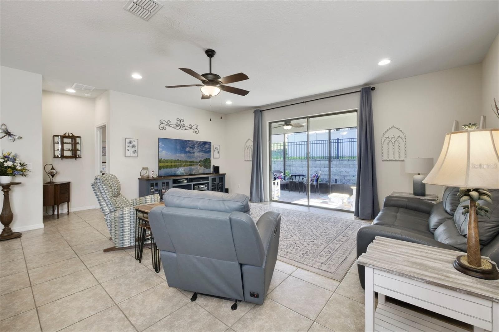 Single Family Residence at 21315 SORRAIA CV, MOUNT DORA, photo 19 of 33