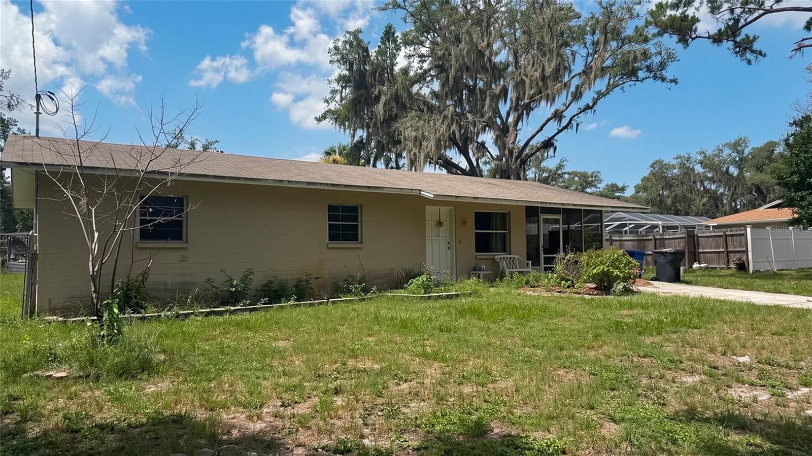Single Family Residence at 11129 ROBERTS LN, RIVERVIEW, photo 2 of 11