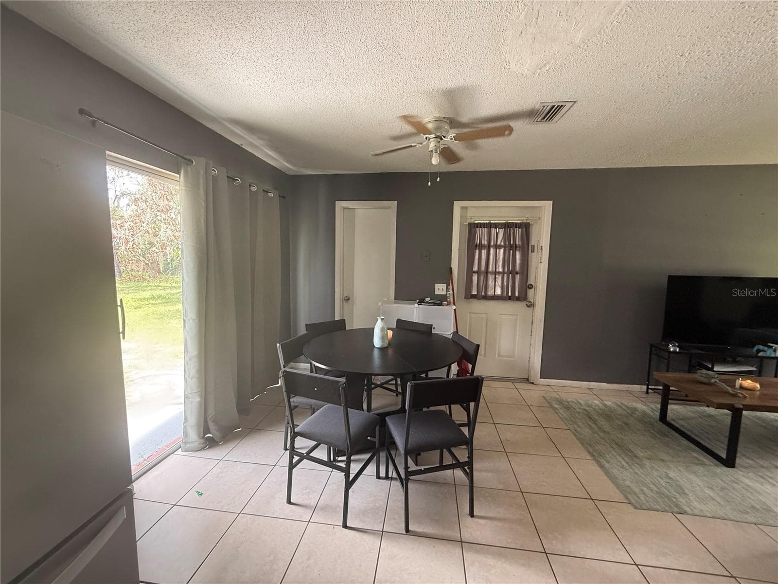 Single Family Residence at 11129 ROBERTS LN, RIVERVIEW, photo 5 of 11