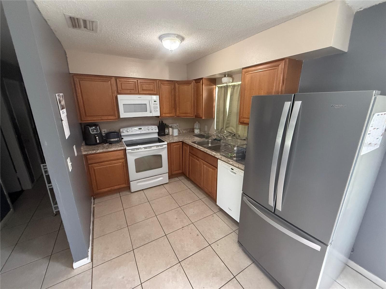 Single Family Residence at 11129 ROBERTS LN, RIVERVIEW, photo 6 of 11