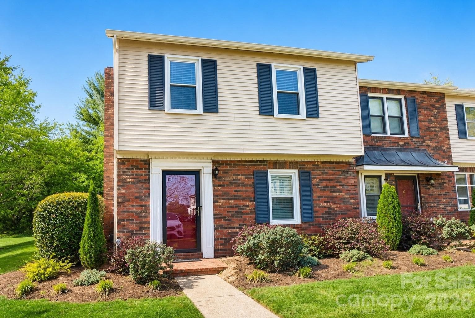 Townhouse at 2705 N Center Street, Hickory, photo 2 of 26