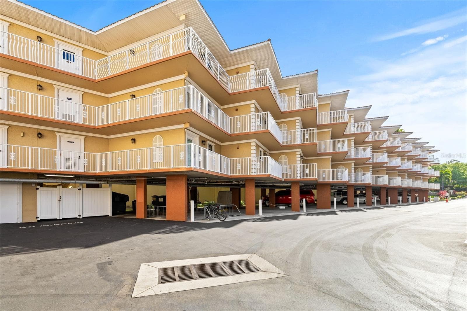Condominium at 1420 BAYSHORE BLVD #206, DUNEDIN, photo 5 of 32