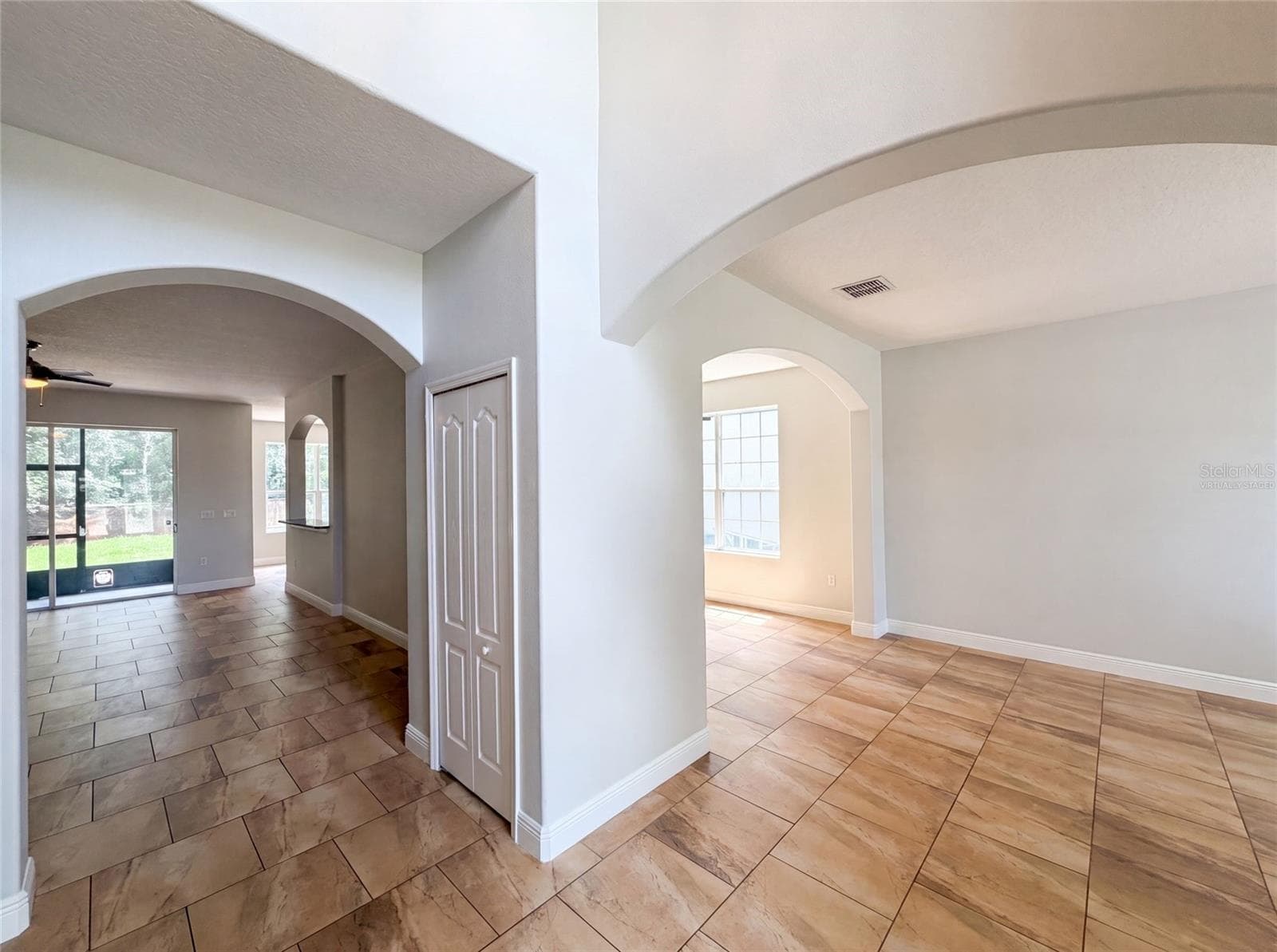 Single Family Residence at 12706 GROVEHURST AVE, WINTER GARDEN, photo 6 of 37