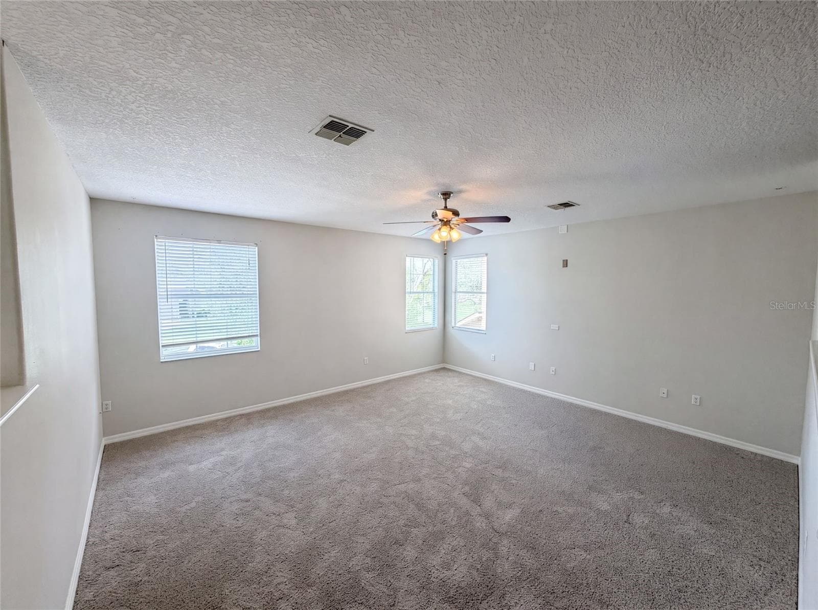 Single Family Residence at 12706 GROVEHURST AVE, WINTER GARDEN, photo 4 of 37