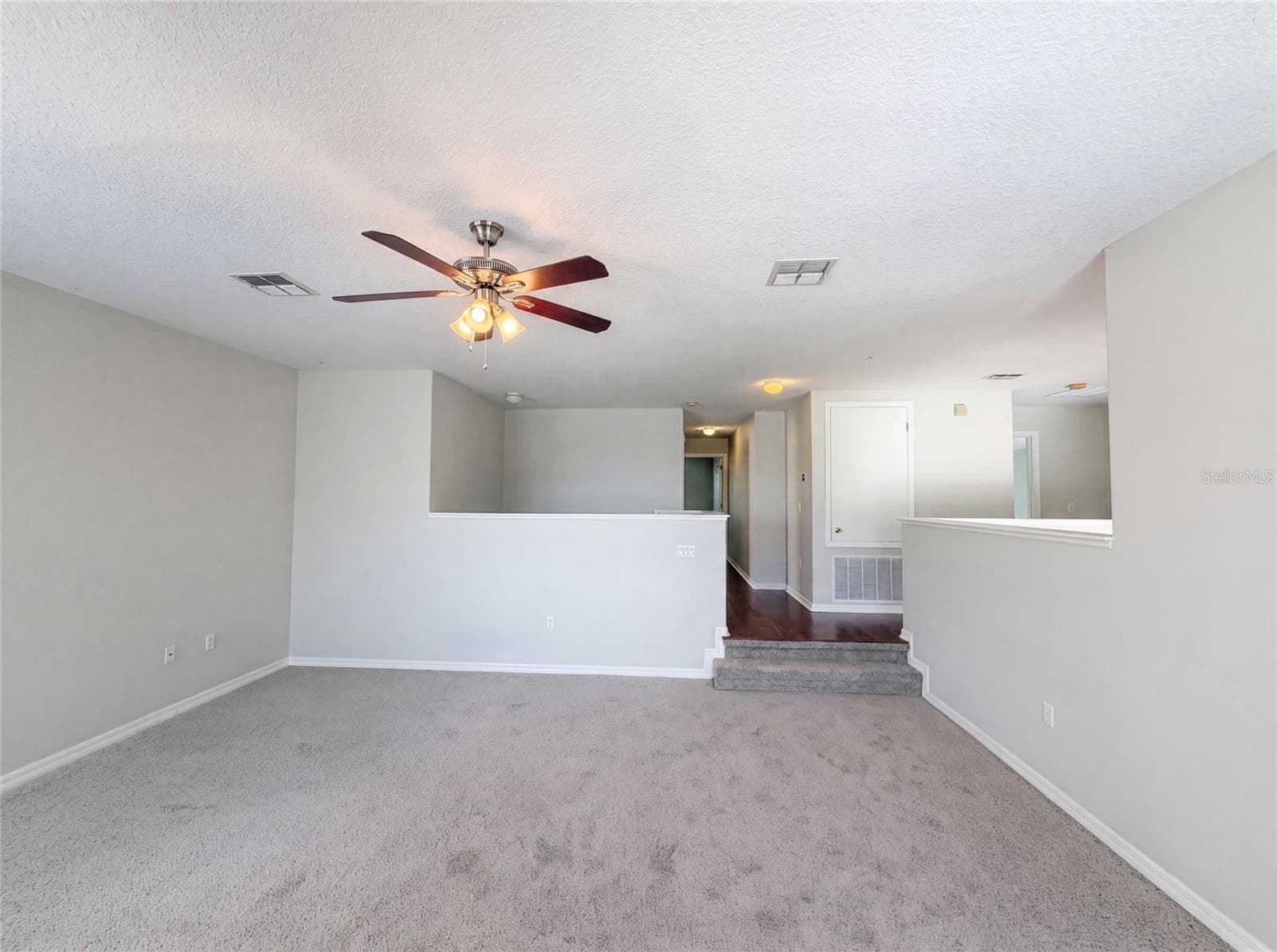 Single Family Residence at 12706 GROVEHURST AVE, WINTER GARDEN, photo 7 of 37