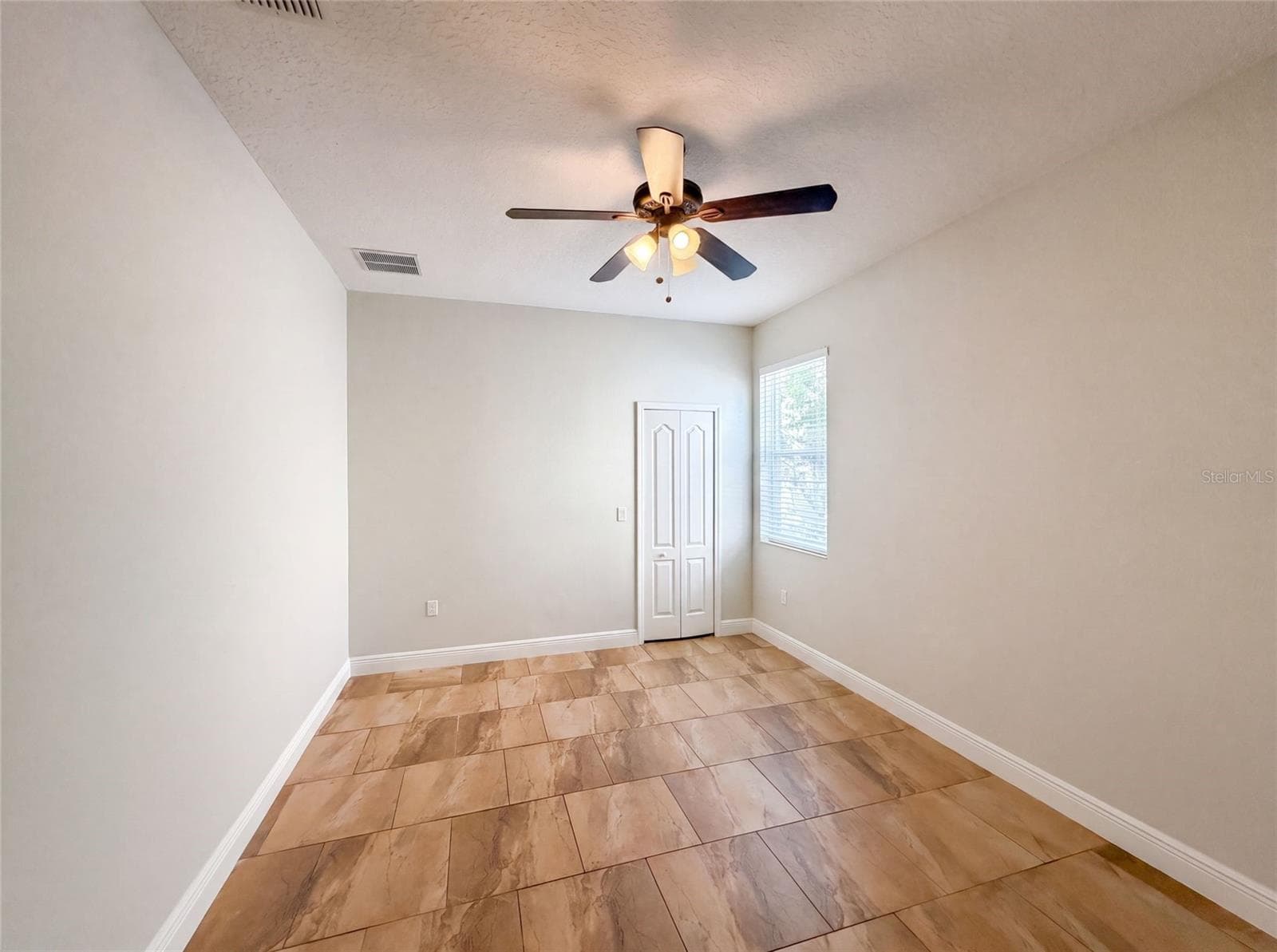 Single Family Residence at 12706 GROVEHURST AVE, WINTER GARDEN, photo 9 of 37