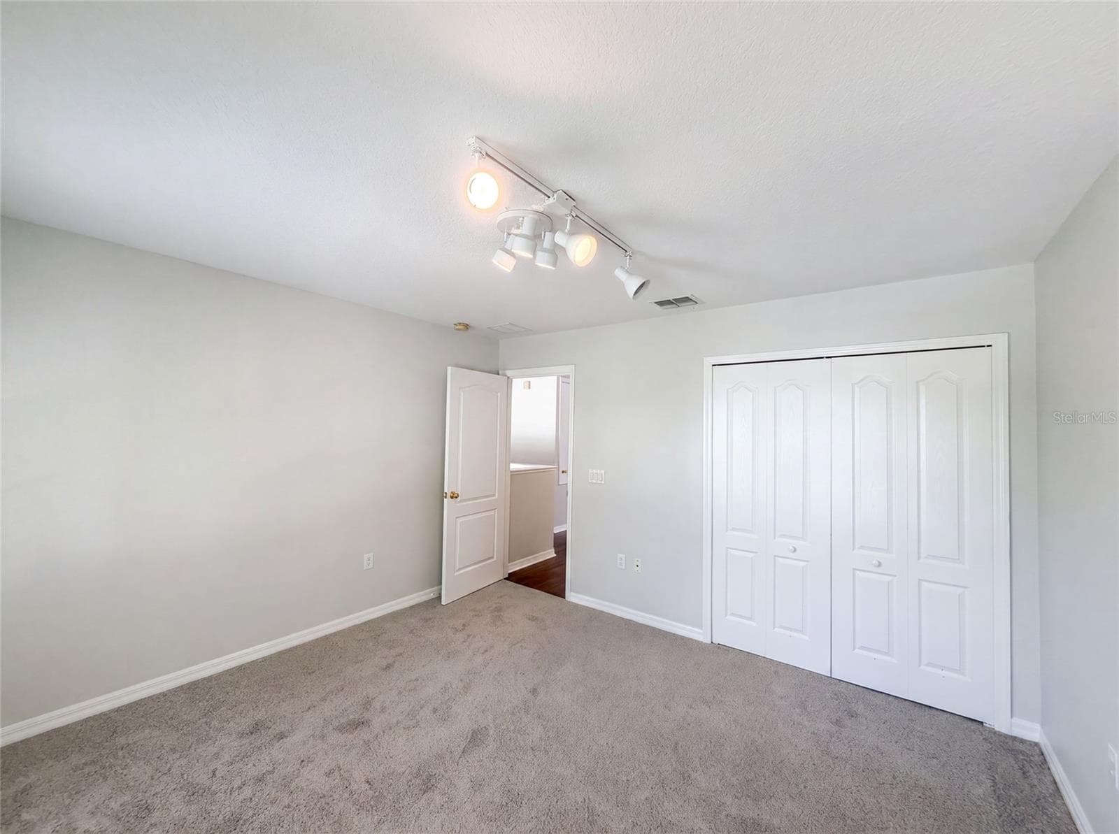 Single Family Residence at 12706 GROVEHURST AVE, WINTER GARDEN, photo 15 of 37
