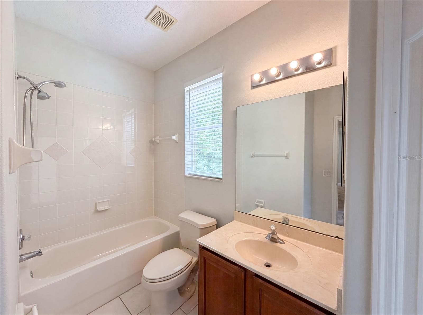 Single Family Residence at 12706 GROVEHURST AVE, WINTER GARDEN, photo 34 of 37