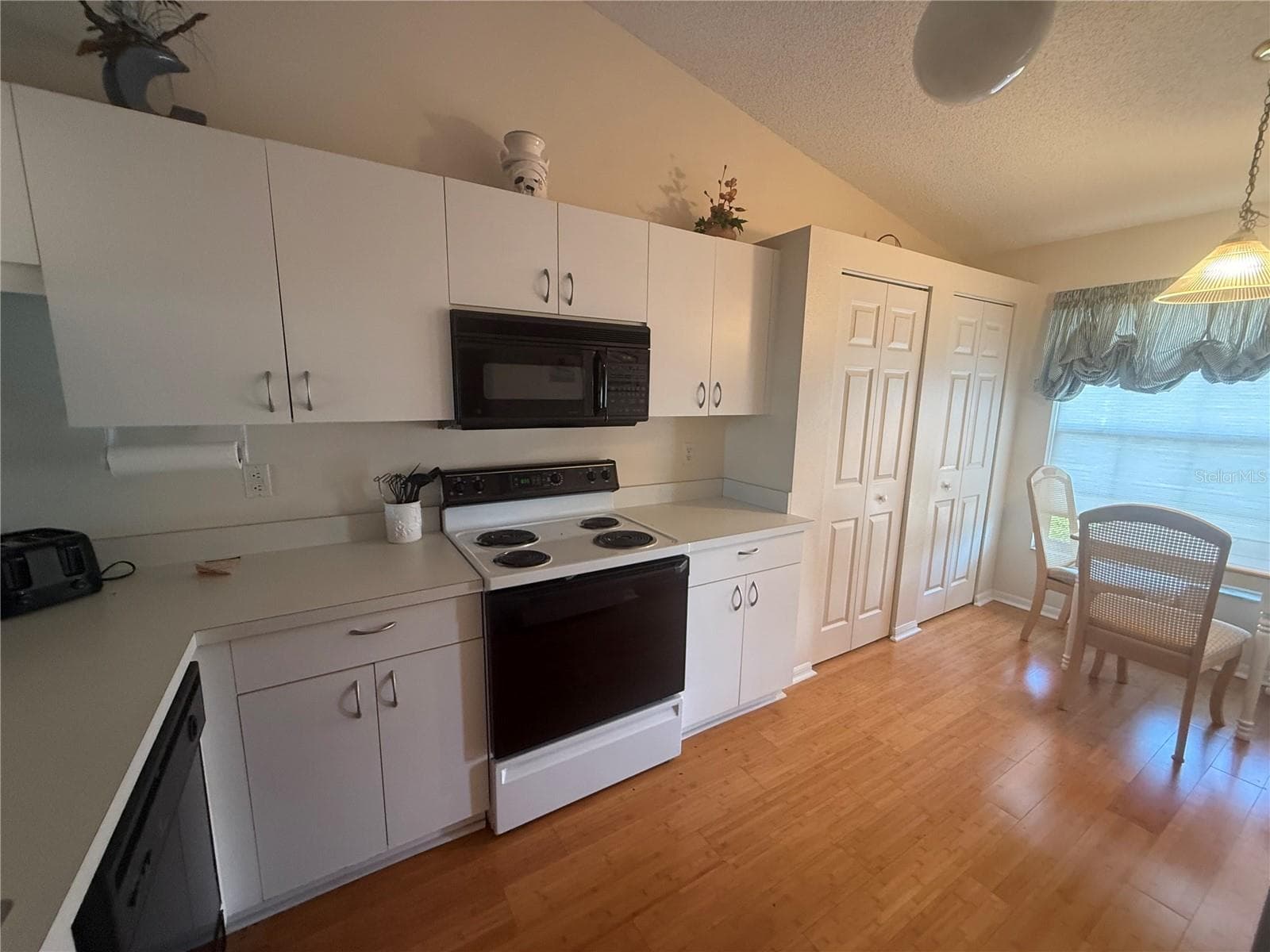 Condominium at 4211 CADDIE DR E #202, BRADENTON, photo 2 of 22