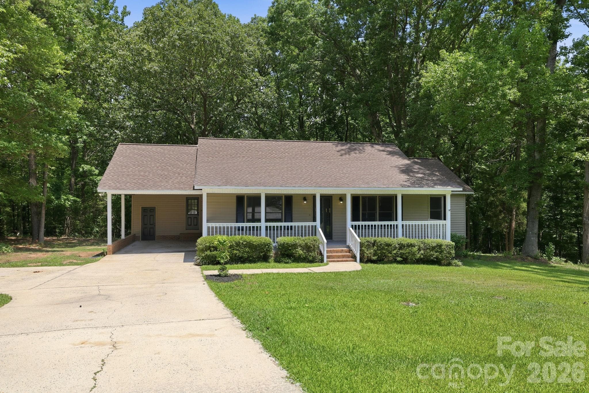 Single Family Residence at 1801 Bridgewood Drive, Lancaster, photo 3 of 46