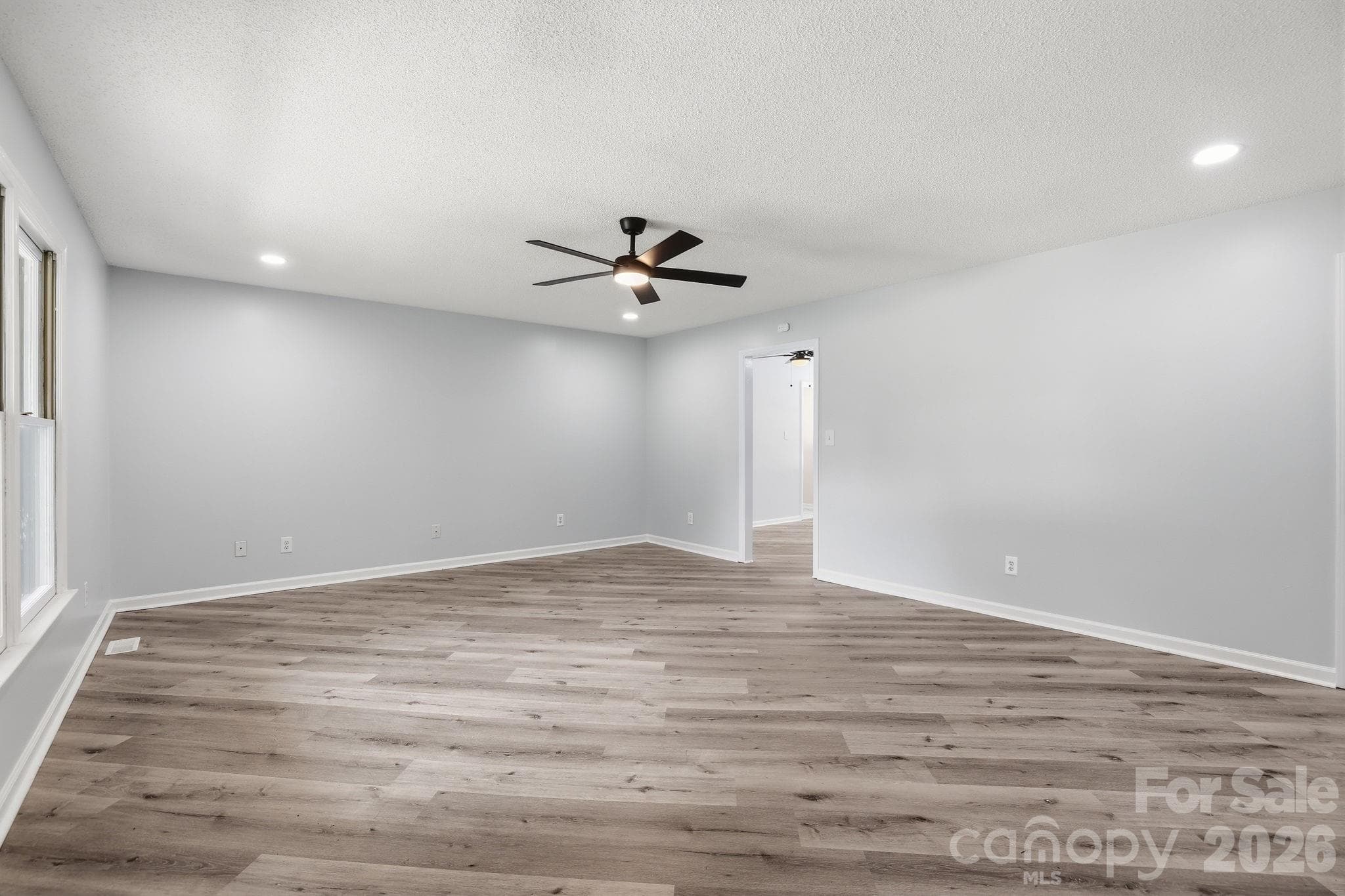 Living Room - 1801 Bridgewood Drive, Lancaster
