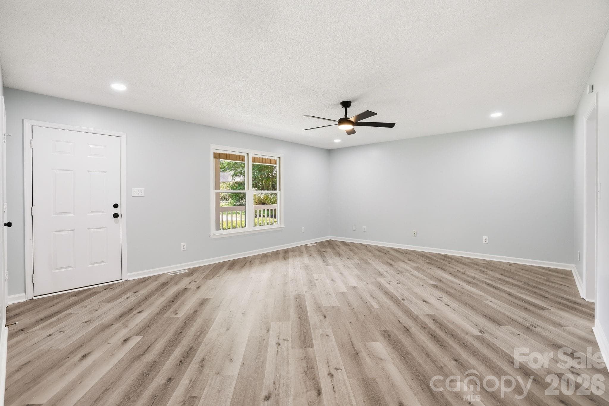 Living Room - 1801 Bridgewood Drive, Lancaster