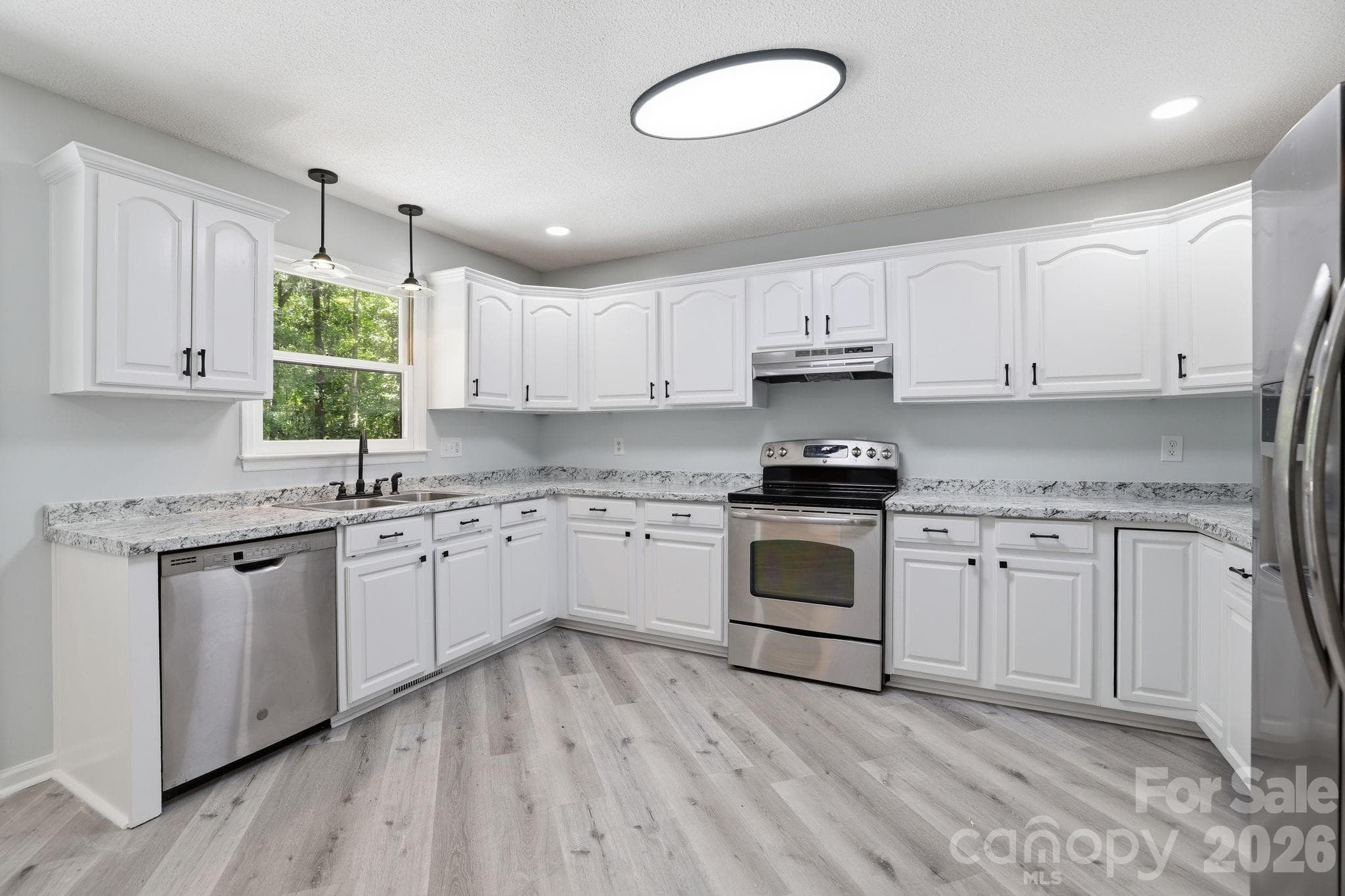 Kitchen - 1801 Bridgewood Drive, Lancaster