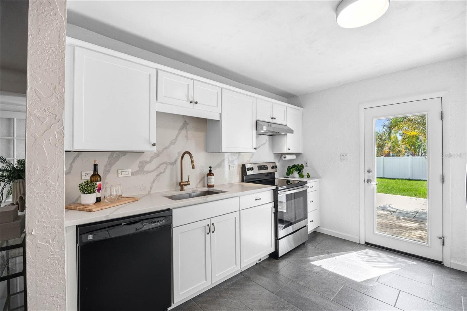 Single Family Residence at 5931 MANGROVE ST N, ST PETERSBURG, photo 12 of 30
