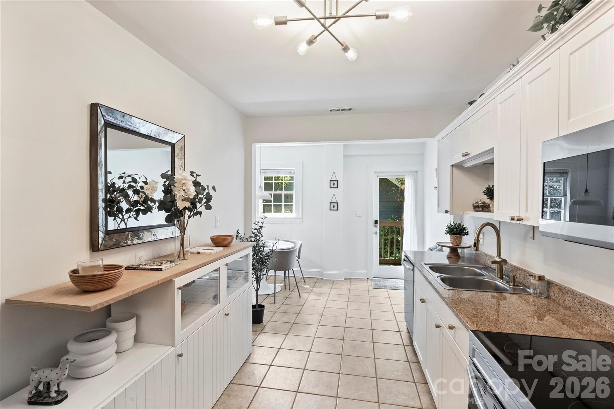 Kitchen - 118 N Laurel Avenue, Charlotte