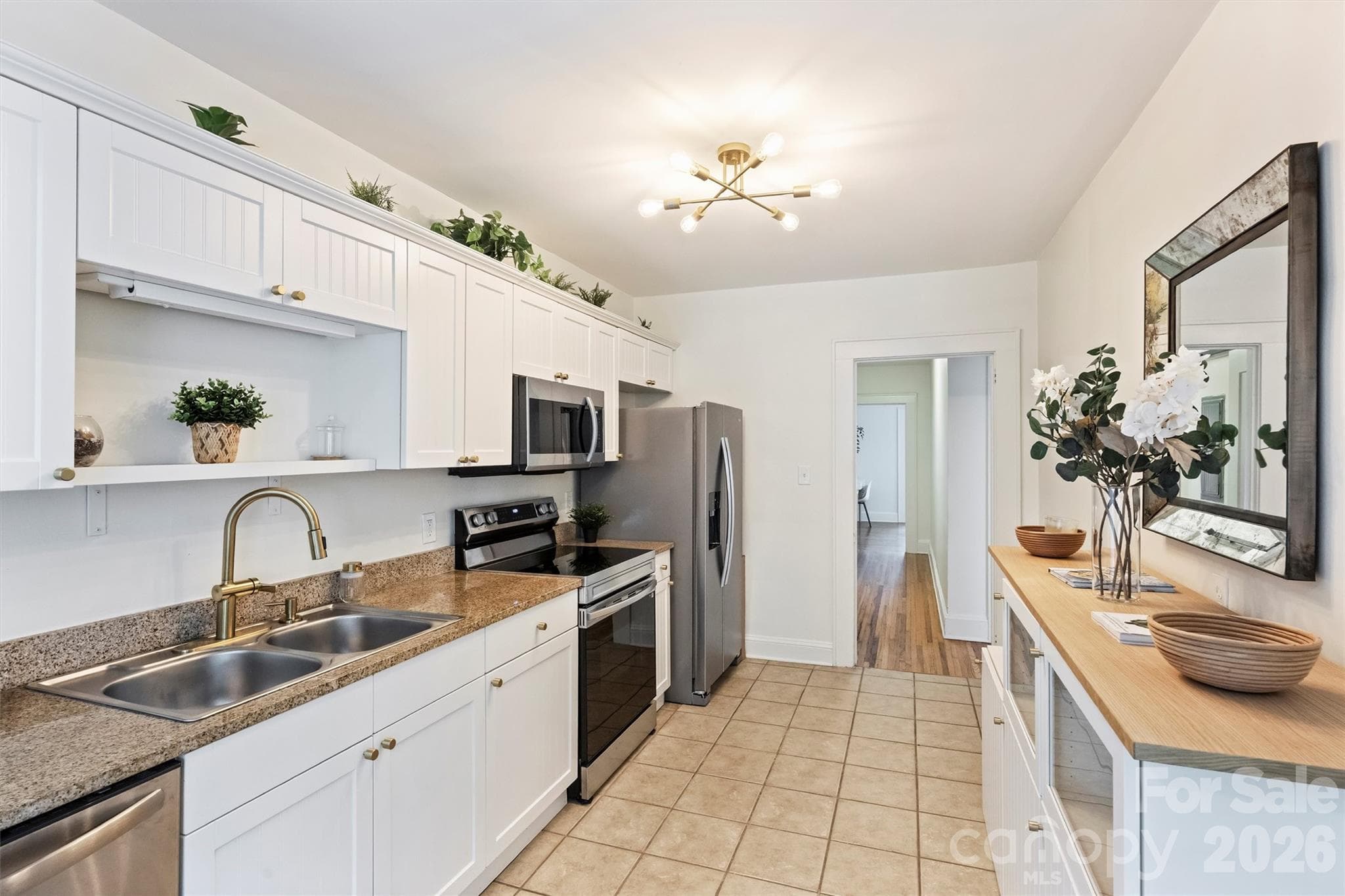 Kitchen - 118 N Laurel Avenue, Charlotte