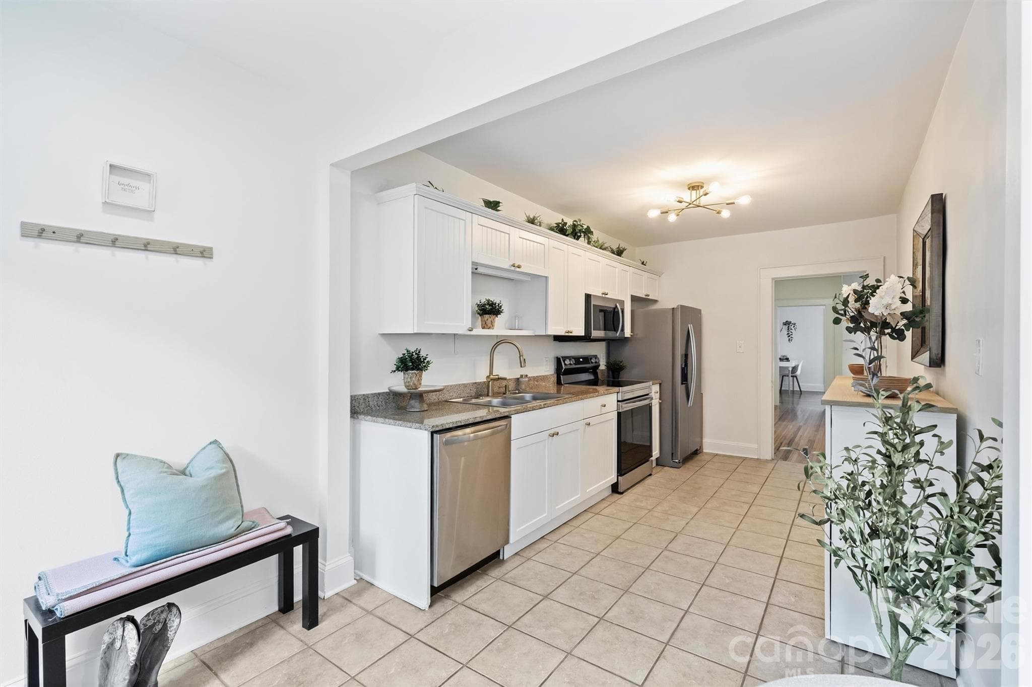 Entryway - 118 N Laurel Avenue, Charlotte